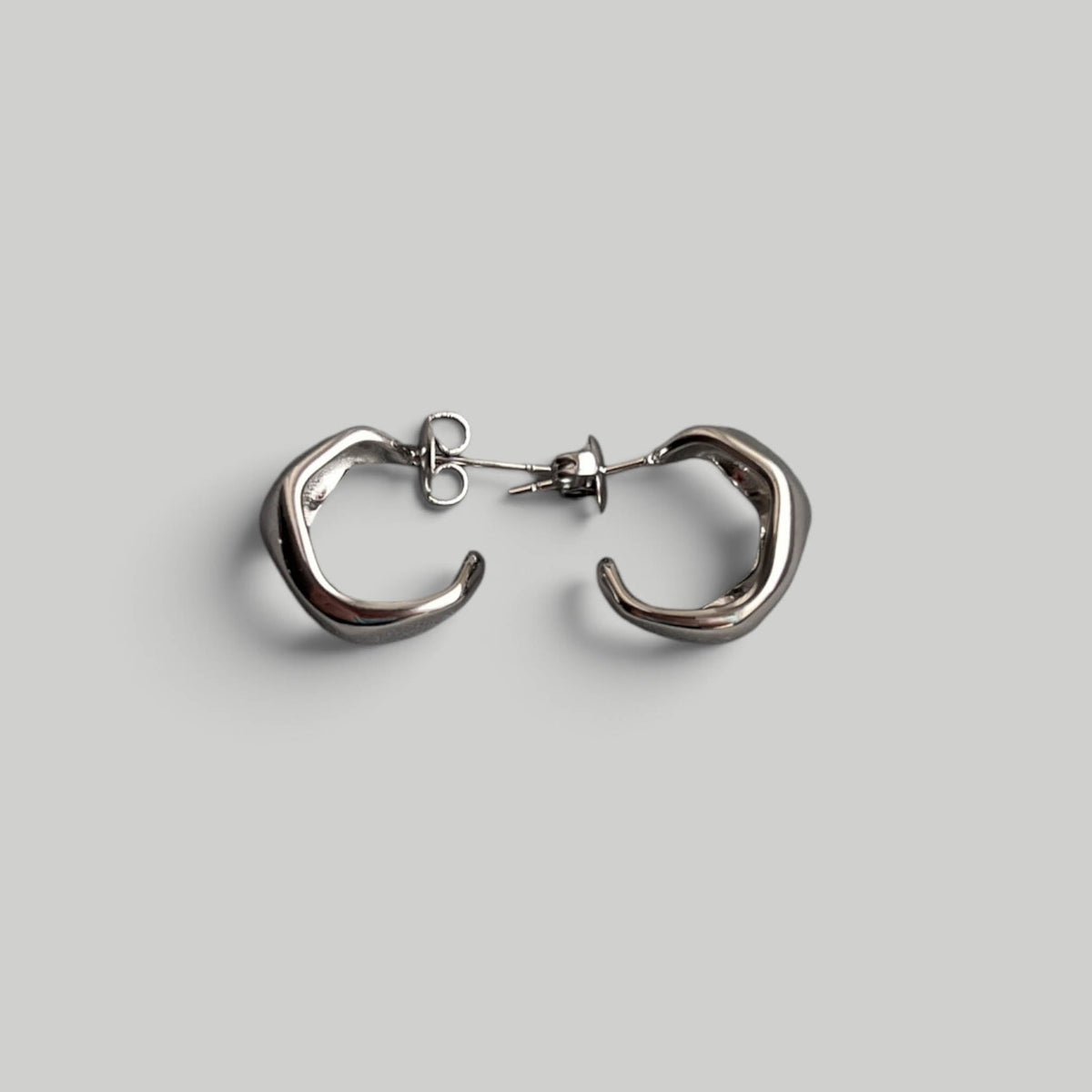 Auskarai „Silver Fold Hoops“ - MUNÉ