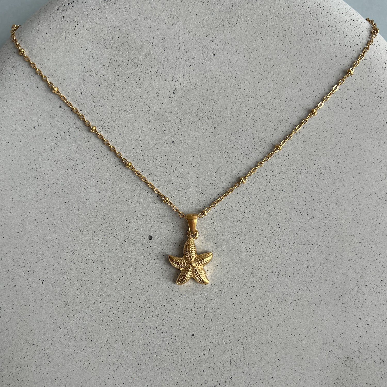 Chain necklace with sea star - MUNÉ