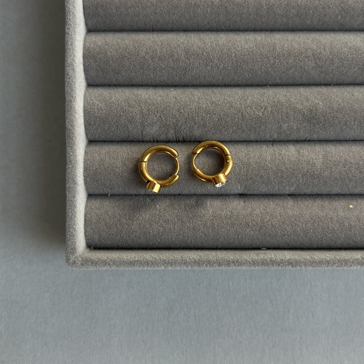 Gold colour mini hoop earrings with zircons (12 mm) - MUNÉ