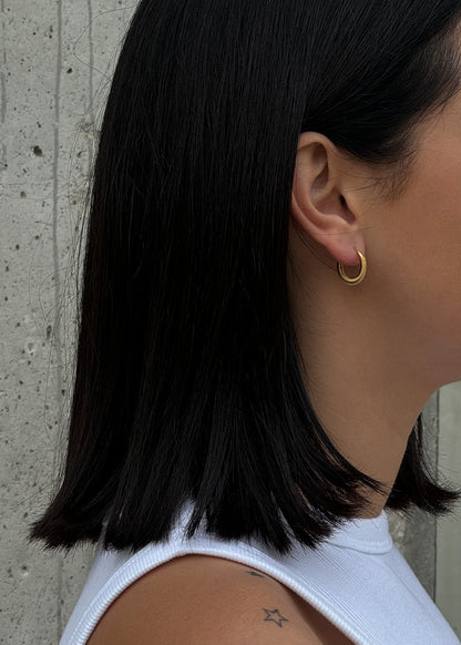 Small gold colour hoop earrings (16 mm)