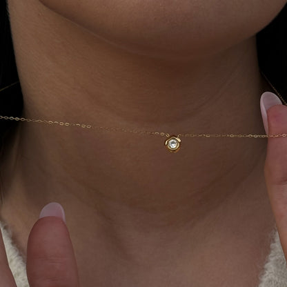 Minimalistic chain necklace with zircon