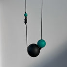 Minimalistinis modernus kaklo papuošalas Oo_green - MUNÉ