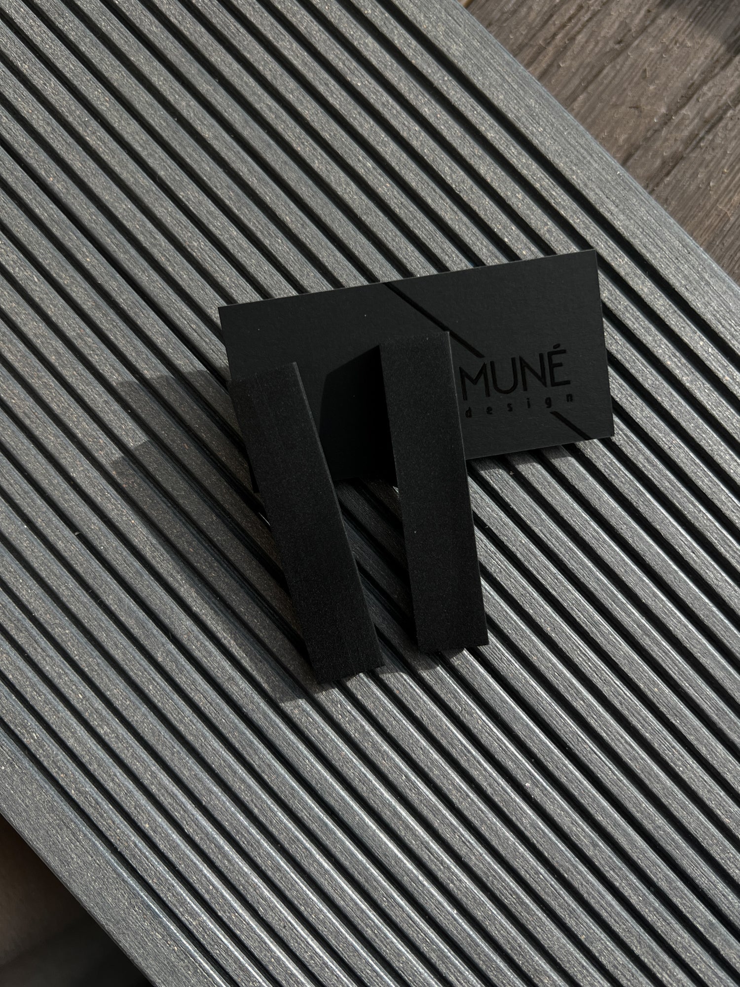 Modernūs auskarai - Charcoal - MUNÉ