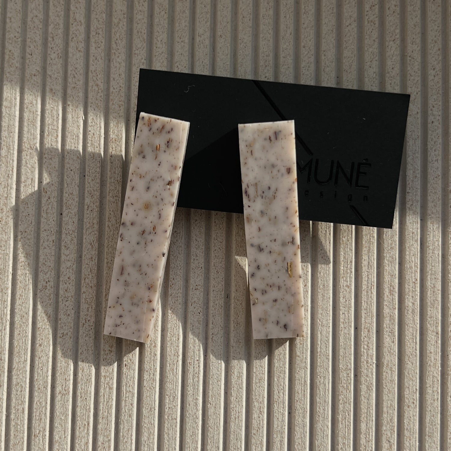 Modernūs auskarai White_Botanical - MUNÉ