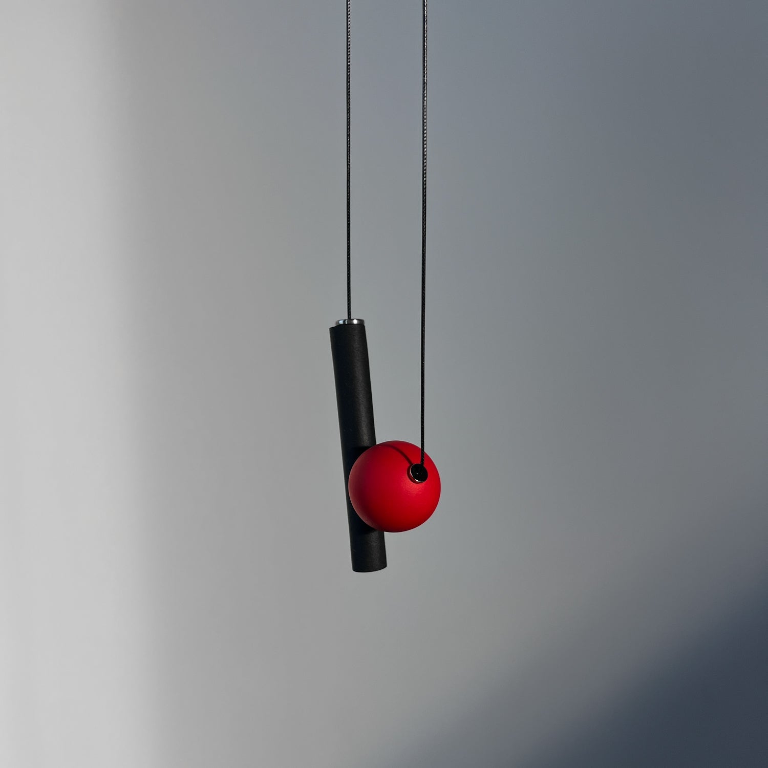 Modernus kaklo papuošalas Io_red - MUNÉ