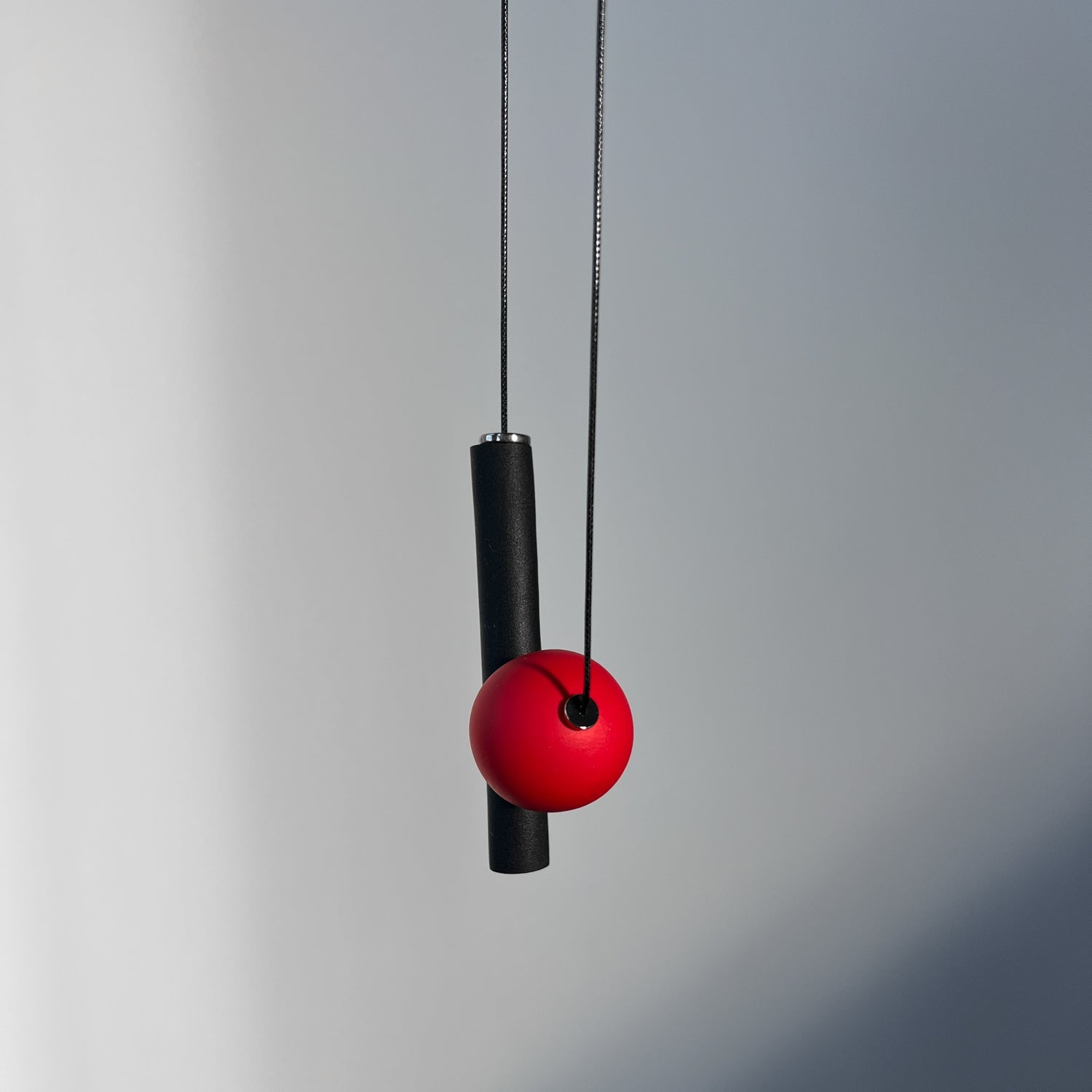 Modernus kaklo papuošalas Io_red - MUNÉ