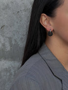 Nerūdijančio plieno auskarai - rinkutės _Black - MUNÉ