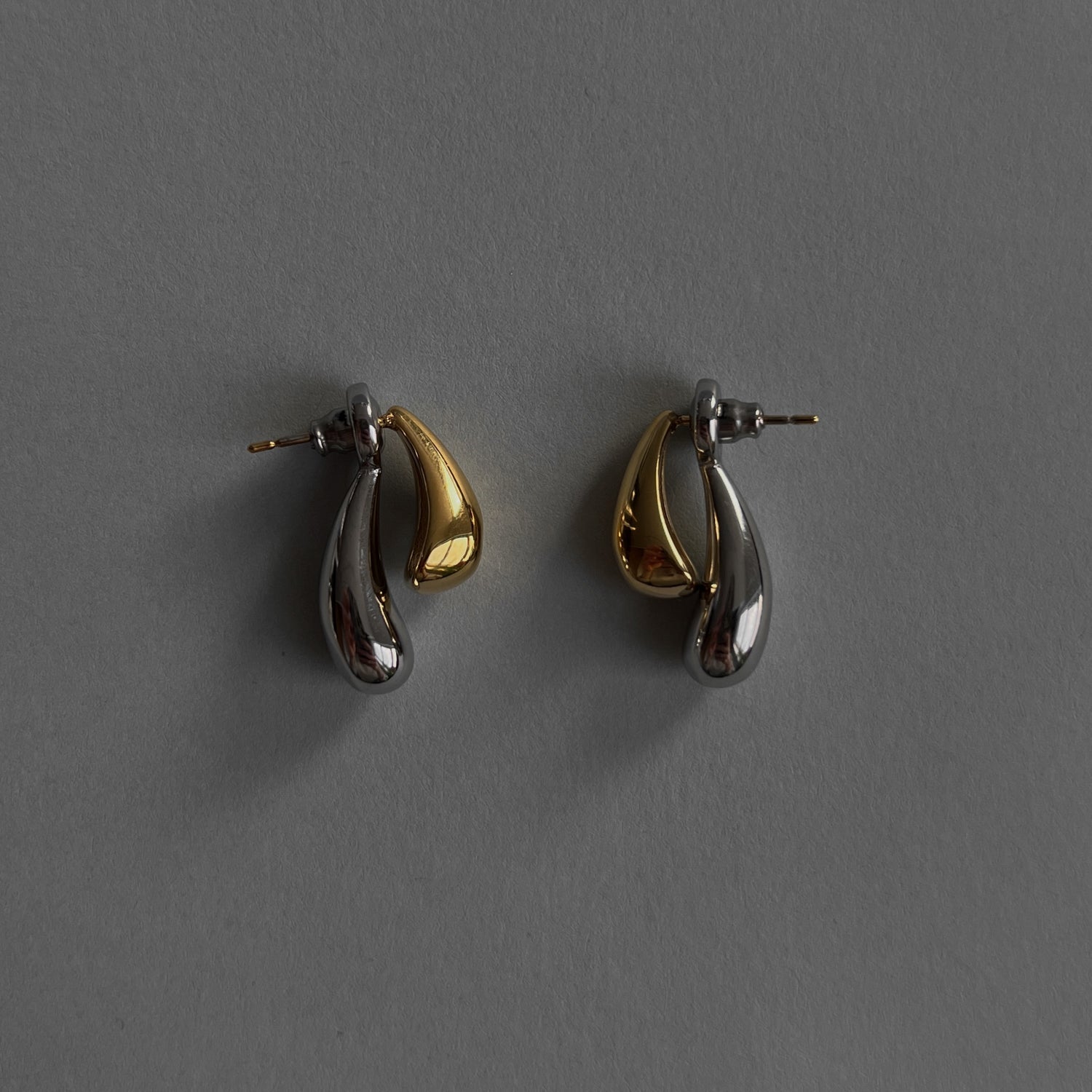 Nerūdijančio plieno dvispalviai auskarai - MUNÉ