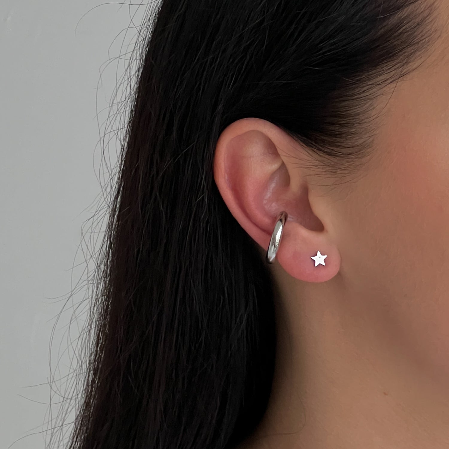 Sidabrinės spalvos cuff auskaras - MUNÉ